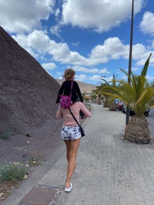 Isabell trägt Isa Lindberg in Fuerteventura